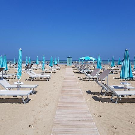 Hotel Betty Personal Style And Beach Village Rimini Exteriér fotografie