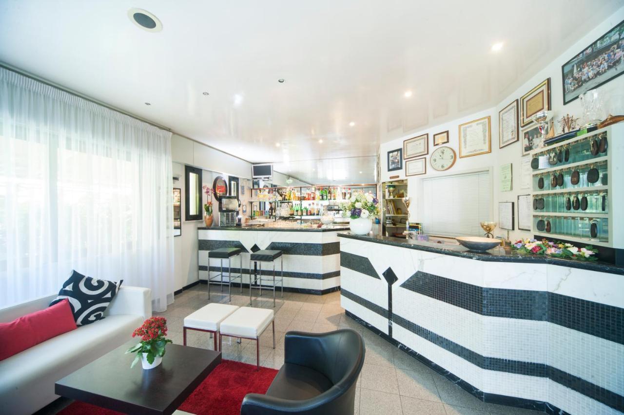 Hotel Betty Personal Style And Beach Village Rimini Exteriér fotografie