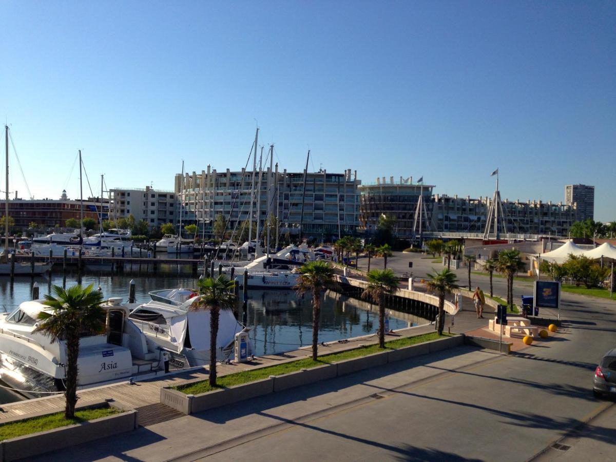 Hotel Betty Personal Style And Beach Village Rimini Exteriér fotografie