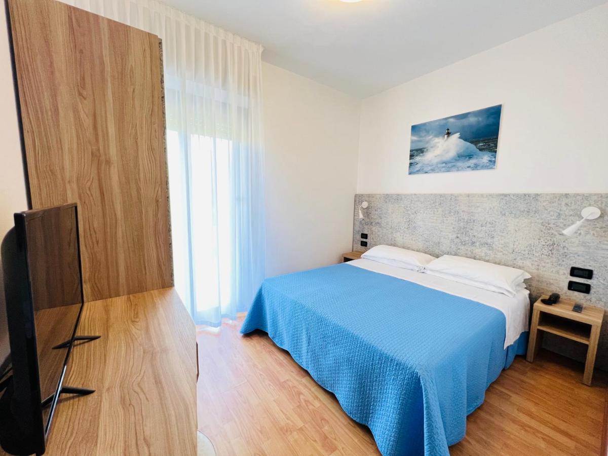 Hotel Betty Personal Style And Beach Village Rimini Exteriér fotografie