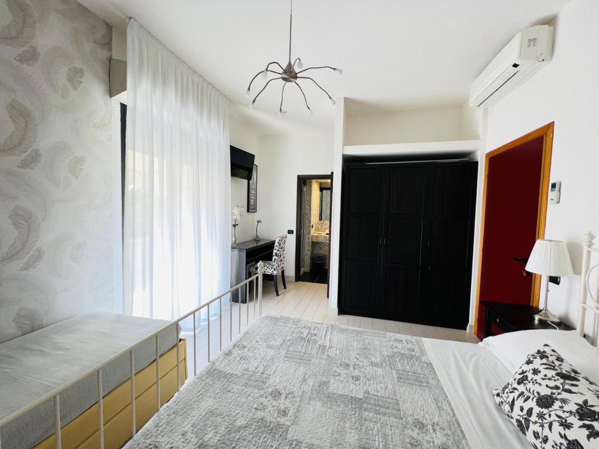 Hotel Betty Personal Style And Beach Village Rimini Exteriér fotografie