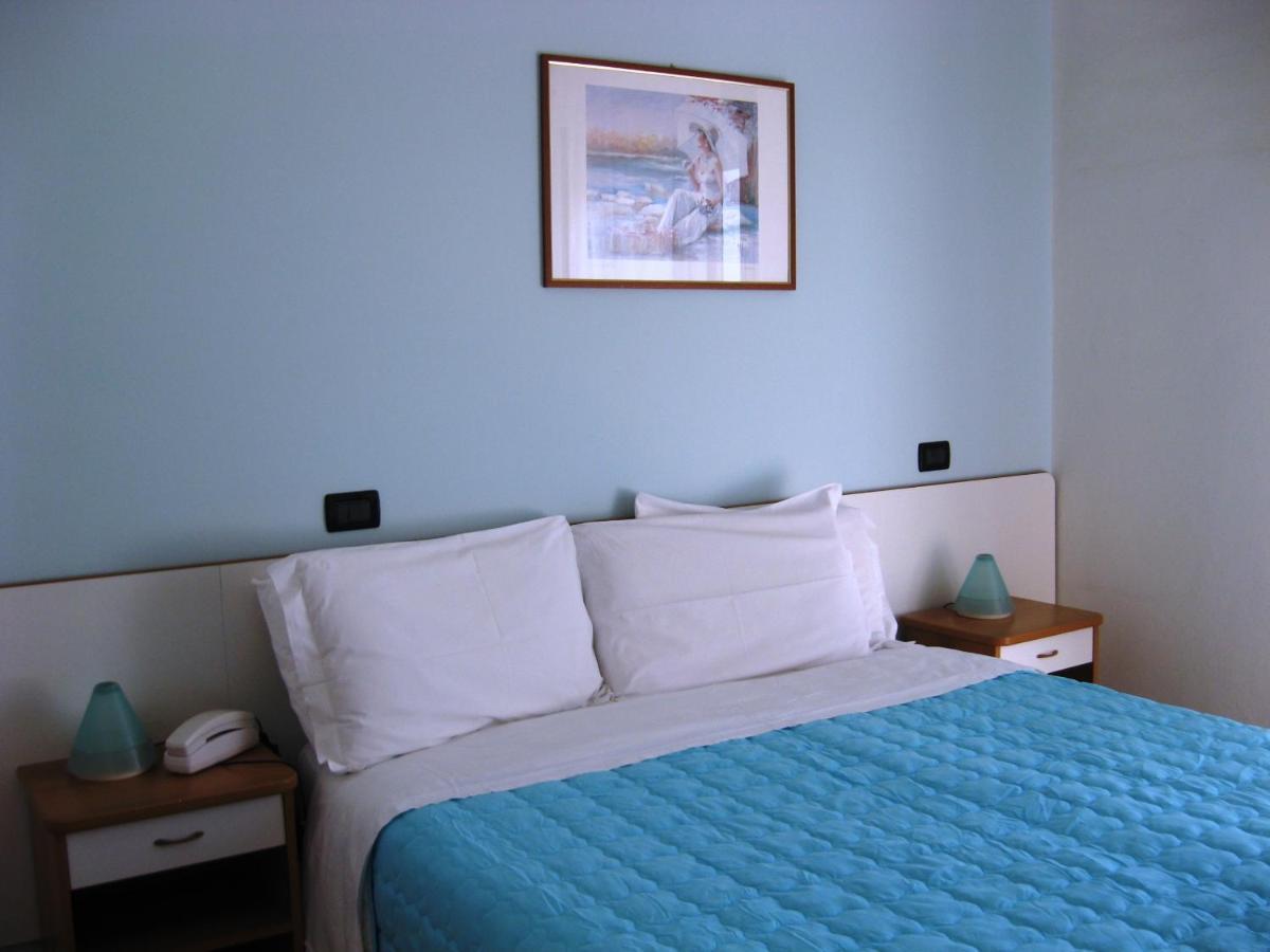 Hotel Betty Personal Style And Beach Village Rimini Exteriér fotografie