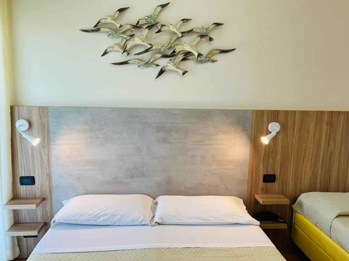 Hotel Betty Personal Style And Beach Village Rimini Exteriér fotografie
